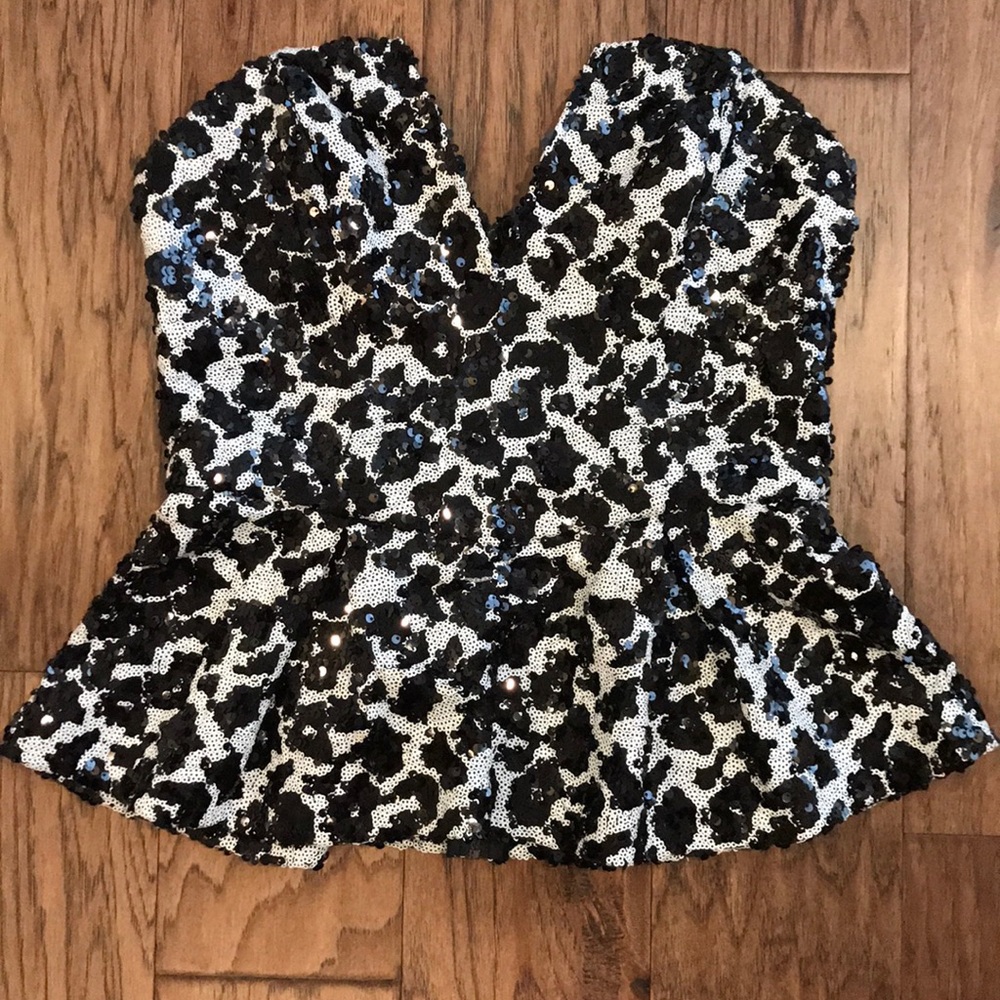 GUESS Sequence Sweetheart V Tube Top Flared